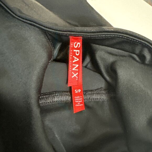 Spanx Women's Black Camo Compression Activewear Leggings Size S/P - Picture 3 of 4